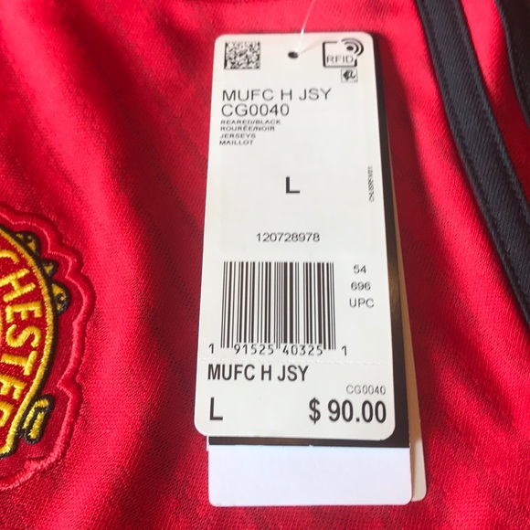 Manchester United Shirt - Picture 2 of 4